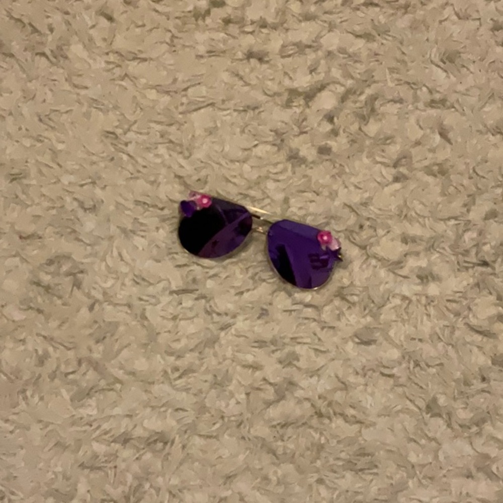 Cute sunglasses bought from micheal knots and made them a D.I.Y!